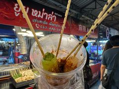 -席娜卡琳火车铁道夜市