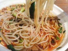 -爆炸头阿姨小四川正宗川味小吃(无任何分店)