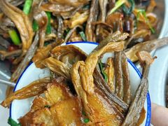 -丹水桥地锅鱼·翘嘴鲌·地方特色全鱼宴(丹江口大坝店)
