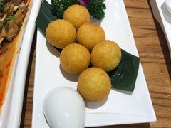 -花馬肆.云南过桥米线(汉神购物广场现场熬汤店)