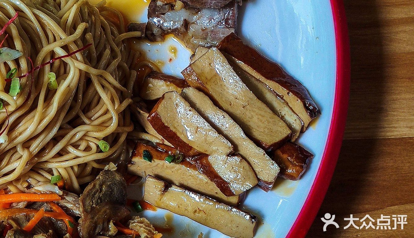 吃肉喝酒的地方我被一碗面征服了