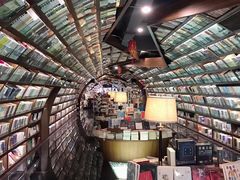 -钟书阁(珍园店)