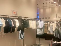 -URBAN REVIVO(七宝领展广场店)