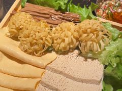 -晓宇重庆火锅(西安荟聚店)