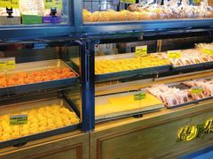 面包甜点陈列柜-鲍师傅糕点(江苏路店)