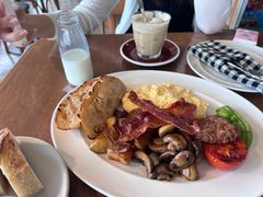 -ROAST coffee & eatery