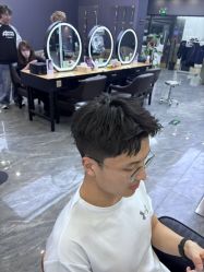 -藤野造型烫染·漂发