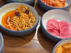 -明洞阿姨·韩式酱蟹烤肉·创意料理(三元桥店)