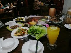 -乡土黄·鲜牛肉火锅·小龙虾(兴业街店)