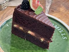浓郁巧克力无花果蛋糕-O'mills Sourdough Bakery&Bistro(永嘉路店)