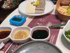 -洪氏嗨捞·广东猪肚鸡·椰子鸡火锅(西咸万象城店)