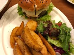 招牌牛肉汉堡-UPPER KITCHEN(延安路店)