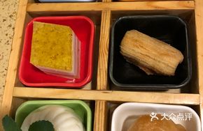 Six Palaces Signature Dim Sum Platter