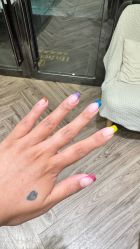 -花岐款式专研健康美甲沙龙