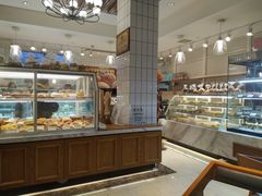 面包甜点陈列柜-老大昌(淮海中路店)