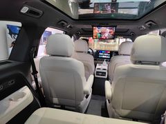 -理想汽车(世纪汇店)