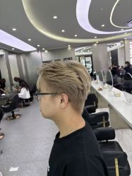 -MOVAN  HAIR莫凡匠人发型屋