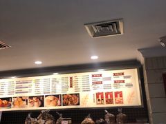 面包甜点陈列柜-国际饭店·帆声西饼屋(黄河路店)