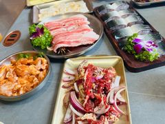 -围炉肉舍•炭烤活鳗•丹东海鲜烤肉(步行街店)