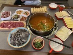 -野山舂·贵州现舂酸汤火锅(鸿通城店)