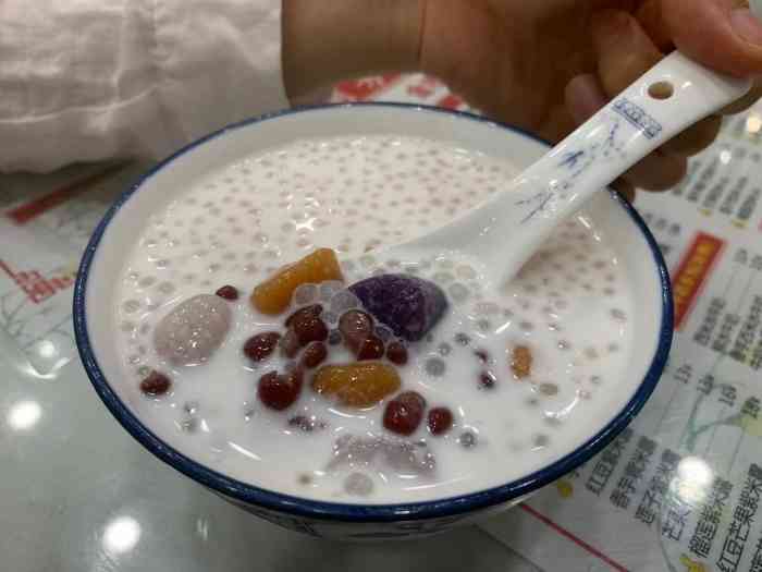 兰芳园榴莲糖水(江南店)-"[薄荷]环境:就在礼岗公交车站附近 交.