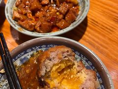 咸蛋黄狮子头-老外婆本帮面(塔城路店)