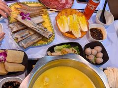 -鲜入围煮花胶鸡海鲜火锅