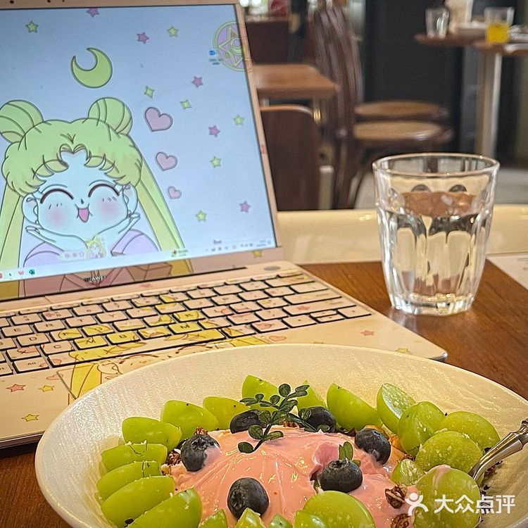 吃下这盘漂亮的小花园💚🎀树莓酸奶碗好仙🫐