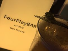 -FOUR PLAY BAR