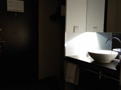 -桔子酒店(上海西藏北路地铁站店)