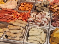 -愉肴麻辣香锅(中山路店)