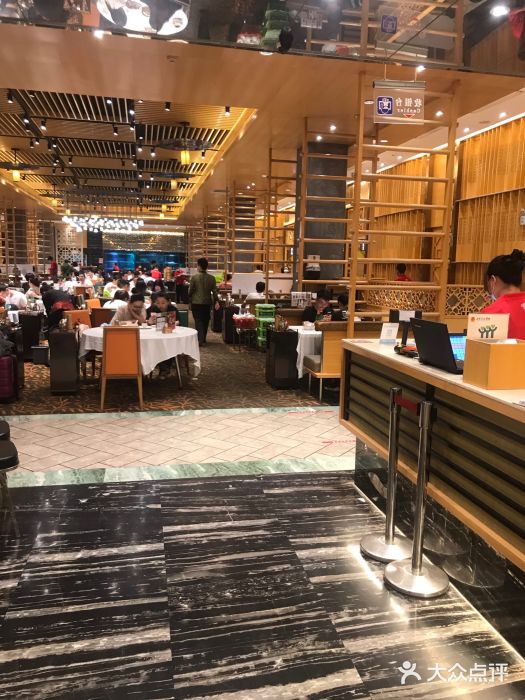 稻香酒家·34年老字号·港式粤菜(汉街店)大堂图片