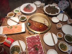 -潮火锅·麻辣牛肉火锅(观音桥方圆·LIVE店)