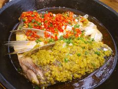 -阿瓦山寨·湘菜现炒·剁椒鱼头王(咸阳总店)