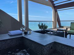 -三亚湾海居铂尔曼度假酒店