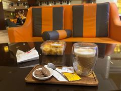 -襄阳富力皇冠假日酒店 · 大堂酒廊