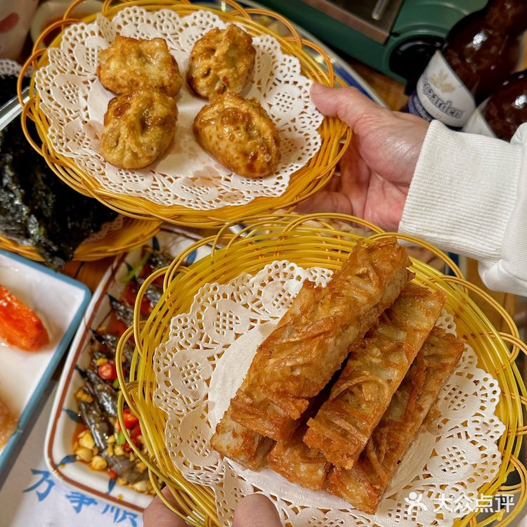 十一合村这家鸡煲火锅，“椰”没和你商量！