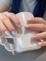 -丽心自助美甲美睫