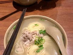 -亮亮面馆(经六路店)