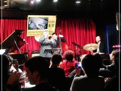 -东岸Cafe 爵士俱乐部