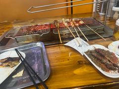 -哈尔滨小酒馆·鲜肉现穿自助烧烤(康新花园店)