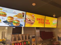 -麦当劳(上海虹桥站30B检票口楼上)