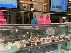 面包甜点陈列柜-面包新语(融创茂店)