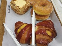 咸蛋黄流沙可颂-法贝滋动物奶油蛋糕(广益哥伦布店)