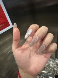 -UGIRL有个美甲