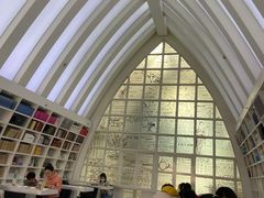 -钟书阁(松江泰晤士小镇店)