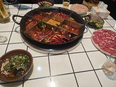 -扎起市井老火锅(乐山总店)