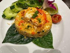 -Chom Cafe and Restaurant