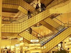 -乐蓬马歇百货公司(Rive Gauche)