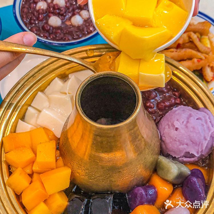 夏天跟糖水铺更搭哦❗️甜品火锅也敲好次的~